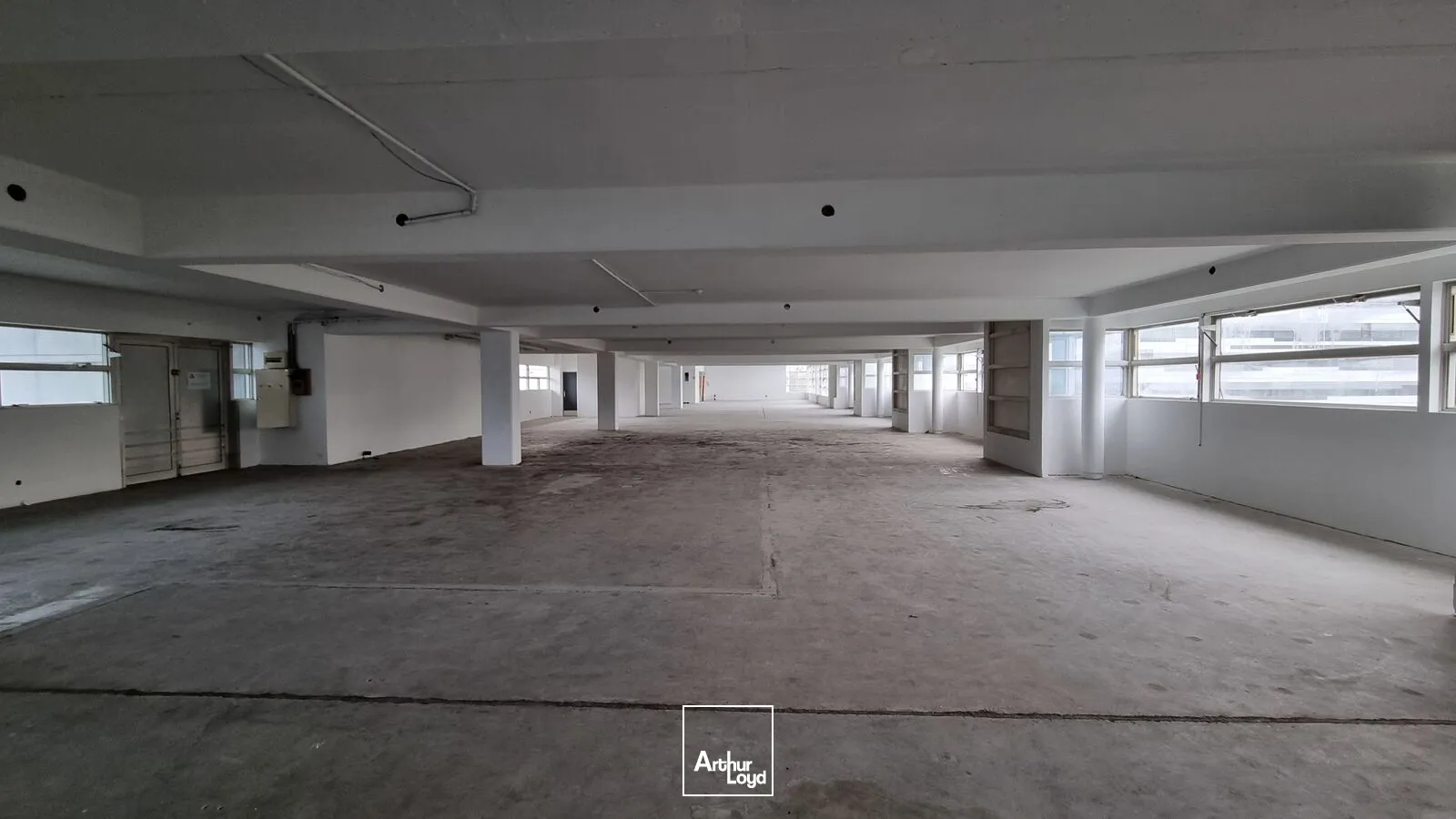 Locaux d'activité & Entrepôts - Location - PARIS - 75015 - 245.34-4186.68 - 7620766