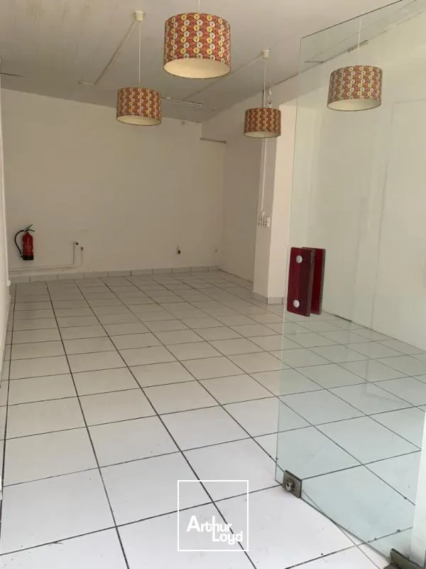 Locaux commerciaux - Location - Pointe A Pitre - 97110 - 38-38 - 7620953