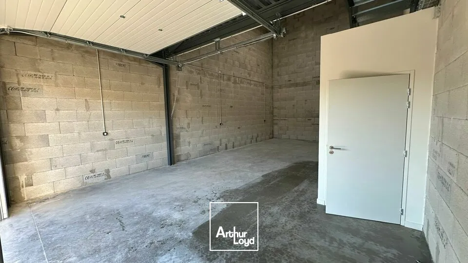 Locaux d'activité & Entrepôts - Vente - VALENCE - 26000 - 89-89 - 7621013