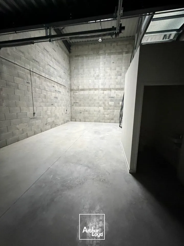 Locaux d'activité & Entrepôts - Vente - VALENCE - 26000 - 89-89 - 7621015