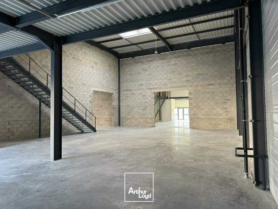 Locaux d'activité & Entrepôts - Location - VILLENEUVE-LÈS-AVIGNON - 30400 - 310-310 - 7621024