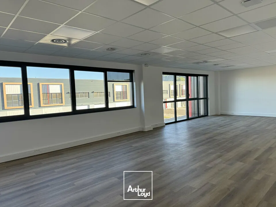 Locaux d'activité & Entrepôts - Location - VILLENEUVE-LÈS-AVIGNON - 30400 - 310-310 - 7621028