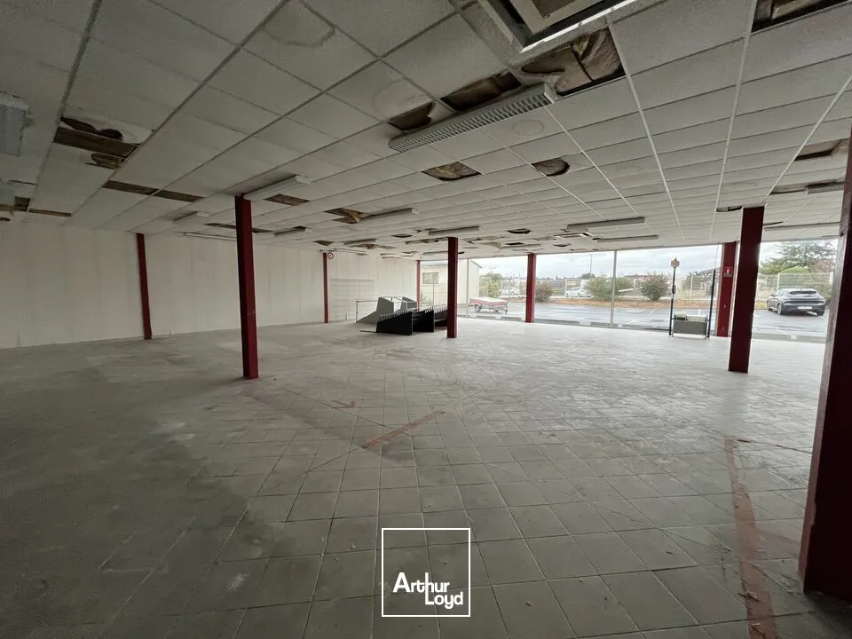 Locaux commerciaux - Location - CHÂTEAUBERNARD - 16100 - 1360-1360 - 7621273