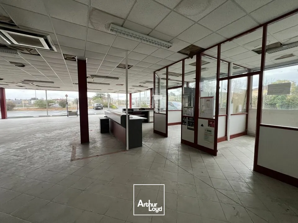 Locaux commerciaux - Location - CHÂTEAUBERNARD - 16100 - 1360-1360 - 7621268