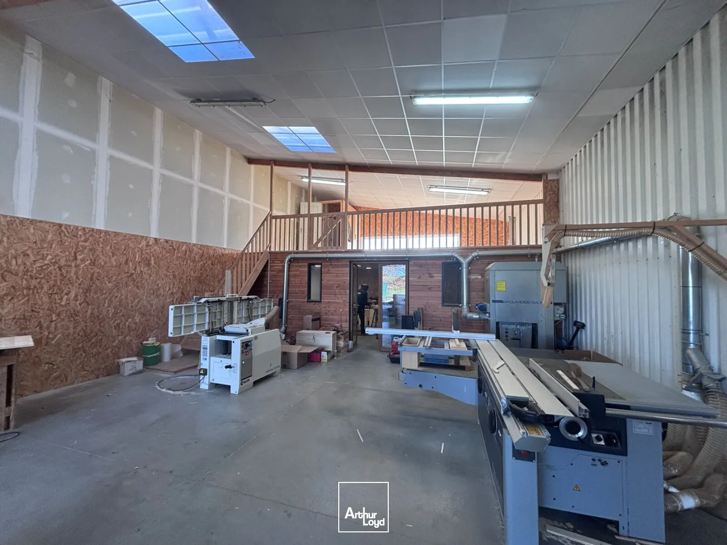 Locaux d'activité & Entrepôts - Location - LE PALLET - 44330 - 361-361 - 7621308