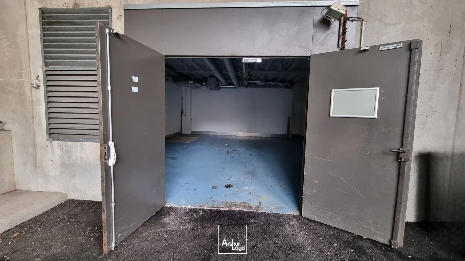 Locaux d'activité & Entrepôts - Location - PARIS - 75015 - 245.34-4186.68 - 7621631