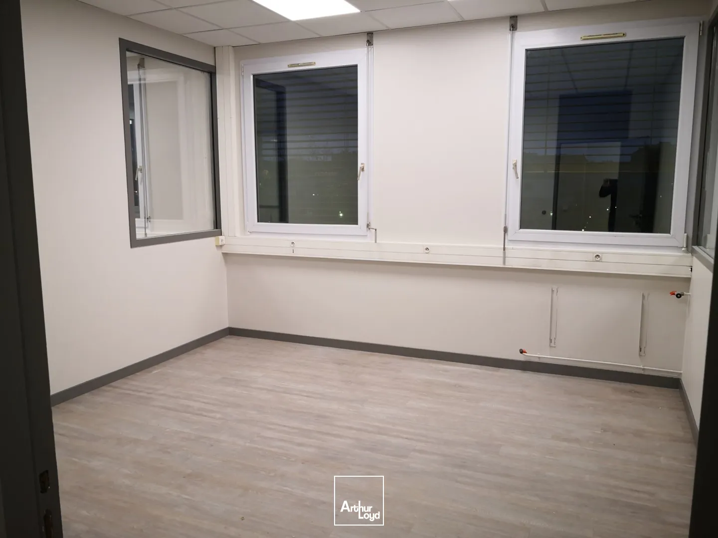 Bureaux - Location - ROANNE - 42300 - 65-185 - 7621910