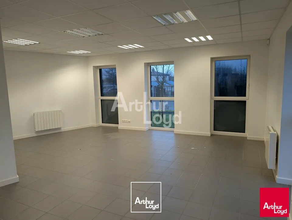 Locaux d'activité & Entrepôts - Location - NOYAL CHATILLON SUR SEICHE - 35230 - 335-335 - 7622098