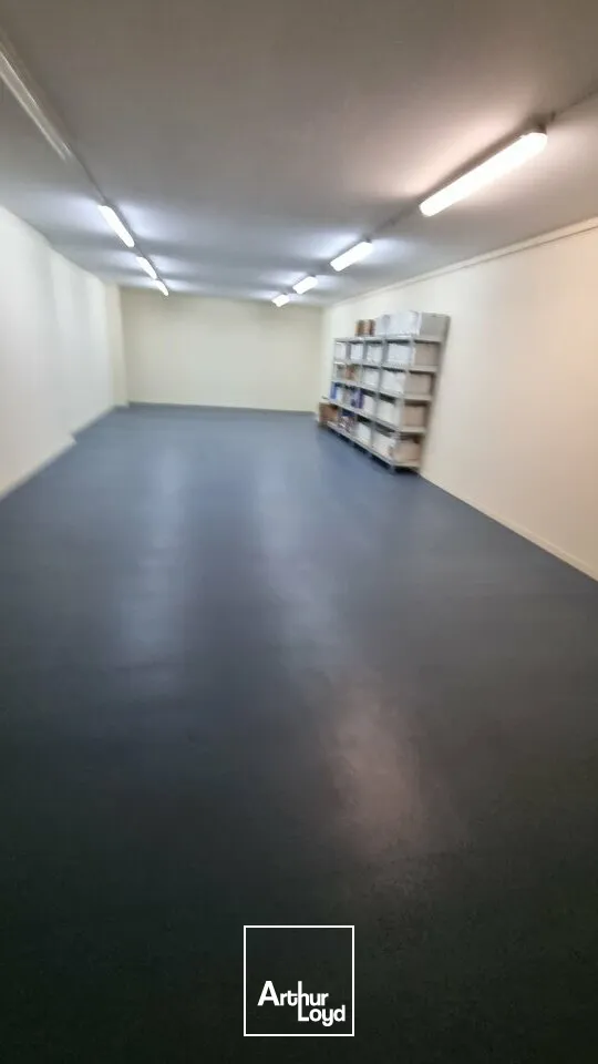 Locaux d'activité & Entrepôts - Vente - POITIERS - 86000 - 1900-1900 - 7622120