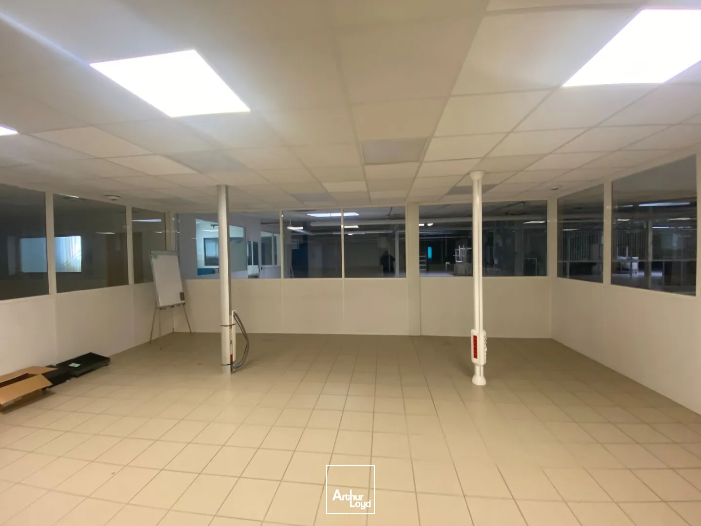 Locaux d'activité & Entrepôts - Location - KERVIGNAC - 56700 - 1990-1990 - 7622320