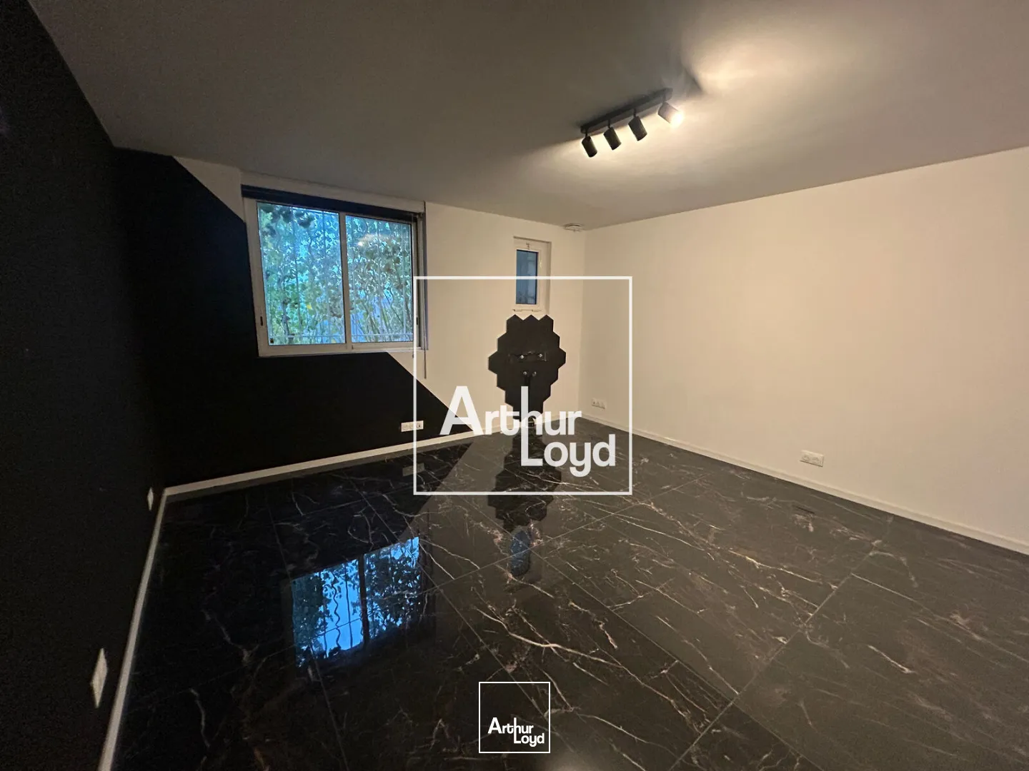 Locaux d'activité & Entrepôts - Vente - VINASSAN - 11110 - 700-700 - 7622604