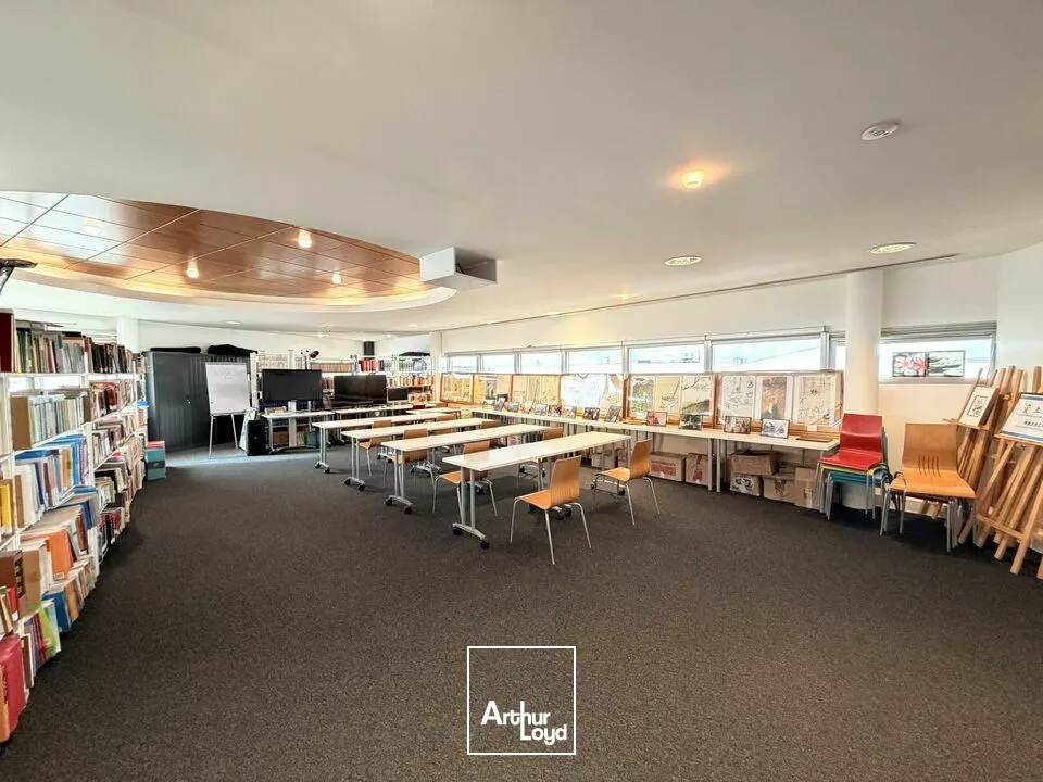 Bureaux - Location - CHASSENEUIL DU POITOU - 86360 - 242-242 - 7623806