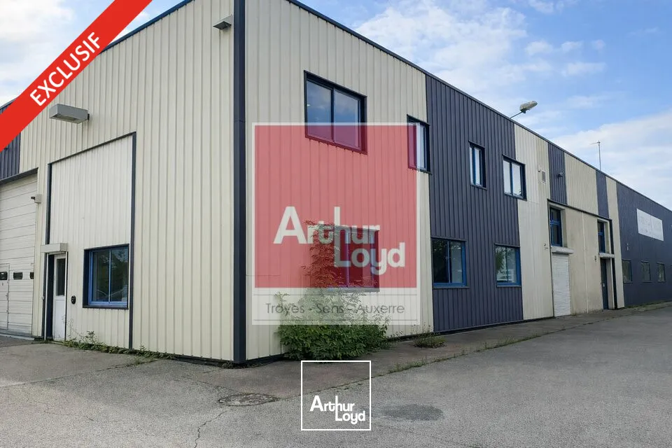 Locaux d'activité & Entrepôts - Vente - LA CHAPELLE SAINT LUC - 10600 - 700-700 - 7623834