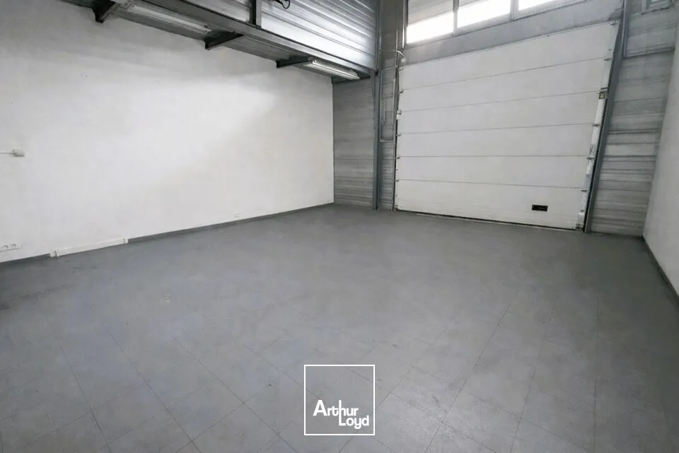 Locaux d'activité & Entrepôts - Location - SAINT CYR SUR LOIRE - 37540 - 82-82 - 7623861