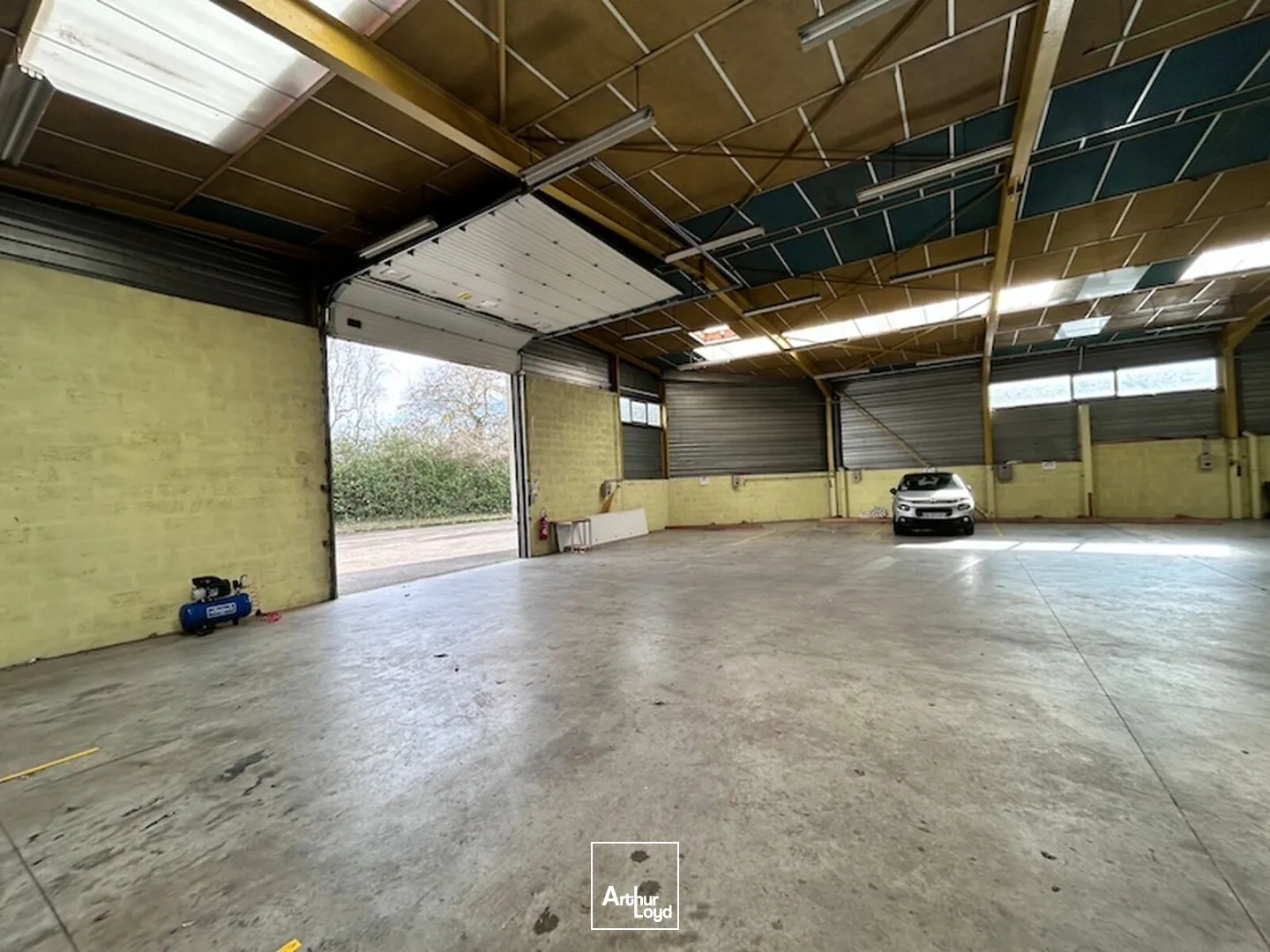 Locaux d'activité & Entrepôts - Location - VIRIAT - 01440 - 500-500 - 7624364