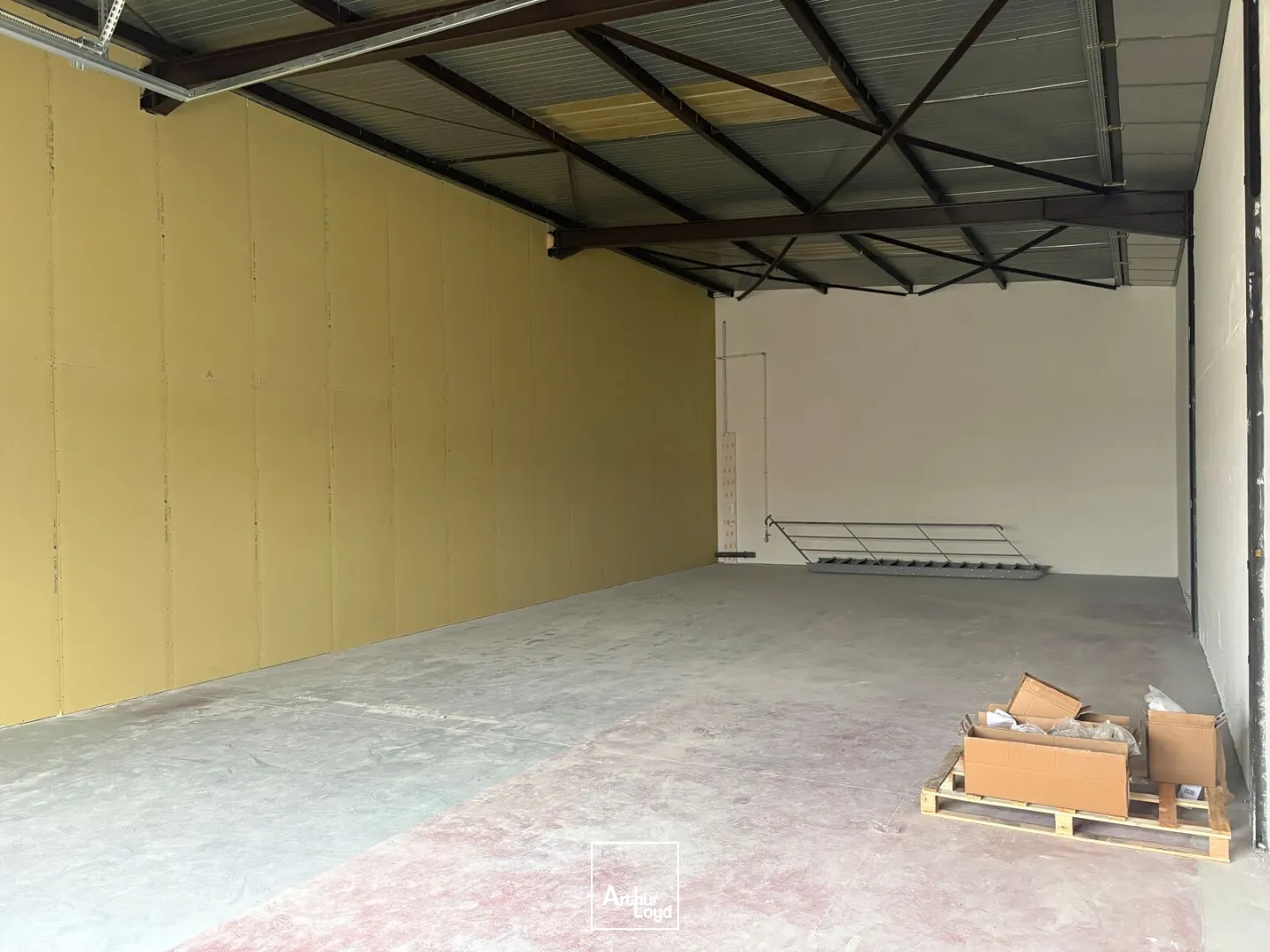 Locaux d'activité & Entrepôts - Location - SAINT JEAN DE LA RUELLE - 45140 - 152-152 - 7624509