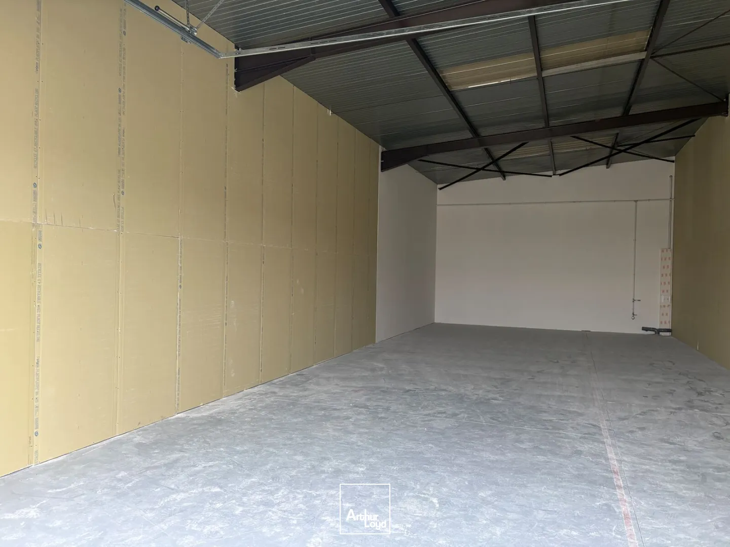 Locaux d'activité & Entrepôts - Location - SAINT JEAN DE LA RUELLE - 45140 - 152-152 - 7624511