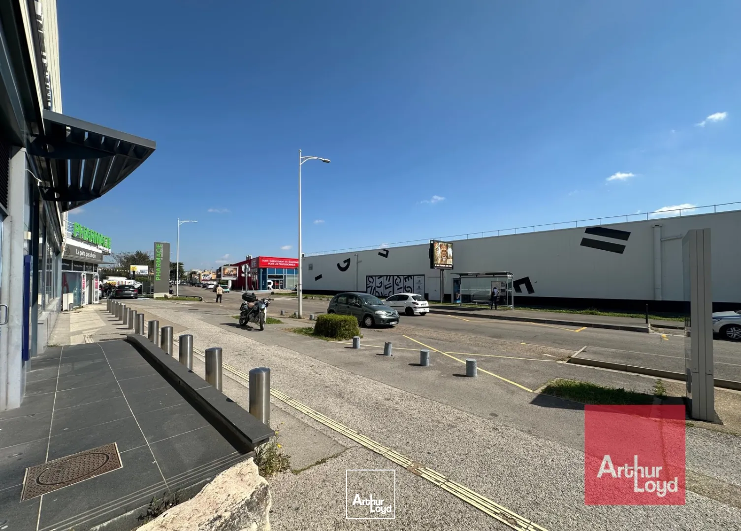 Locaux commerciaux - Location - NIMES - 30900 - 345-1155 - 7626009