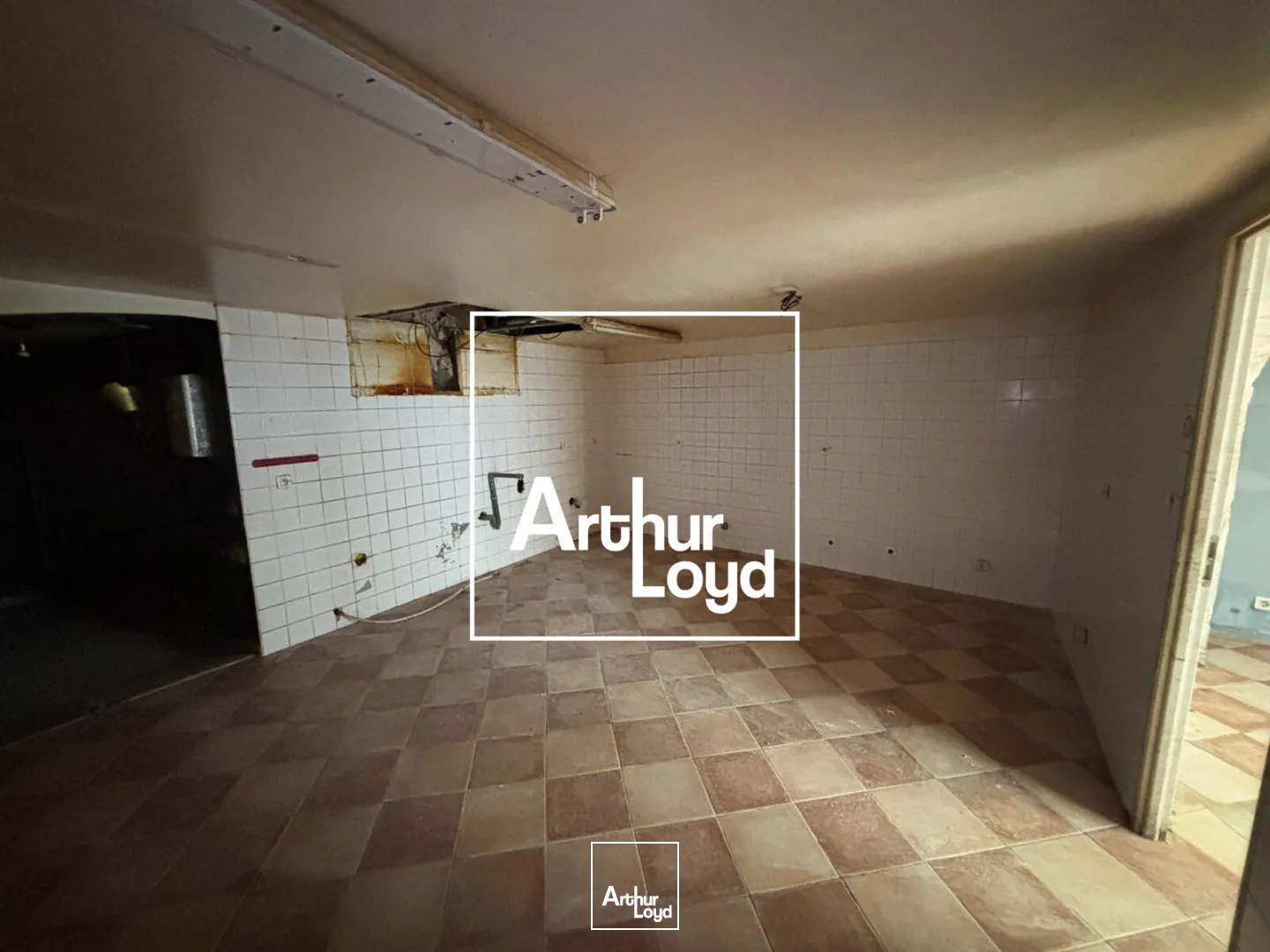 Locaux commerciaux - Location - NIMES - 30000 - 82-82 - 7626031