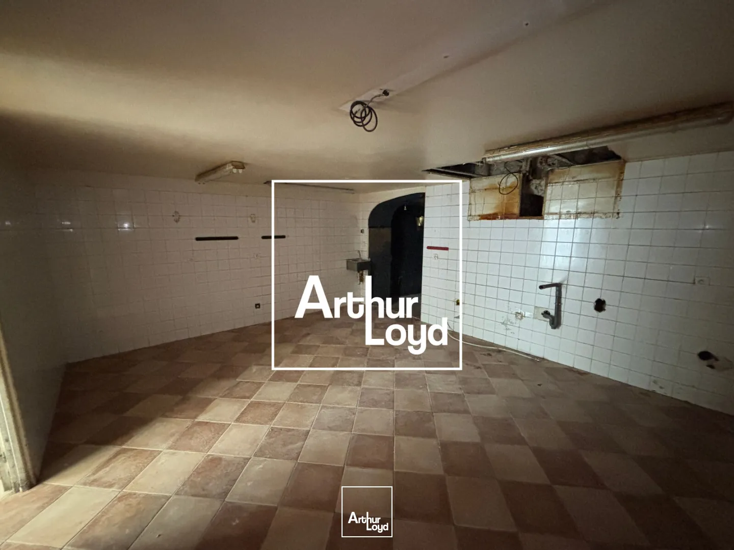 Locaux commerciaux - Location - NIMES - 30000 - 82-82 - 7626032