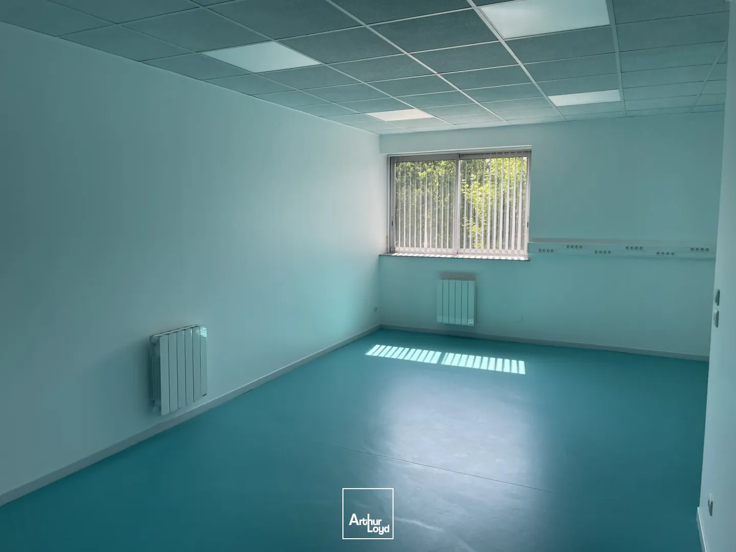 Bureaux - Location - VERNEUIL EN HALATTE - 60550 - 15-146.33 - 7626342