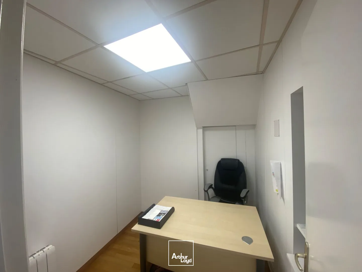 Locaux commerciaux - Location - AURAY - 56400 - 100.09-100.09 - 7628254