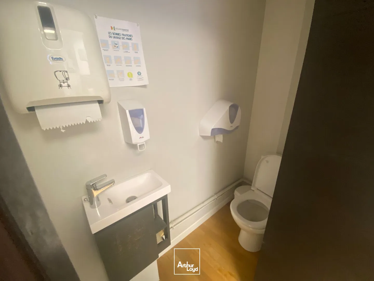 Locaux commerciaux - Location - AURAY - 56400 - 100.09-100.09 - 7628264