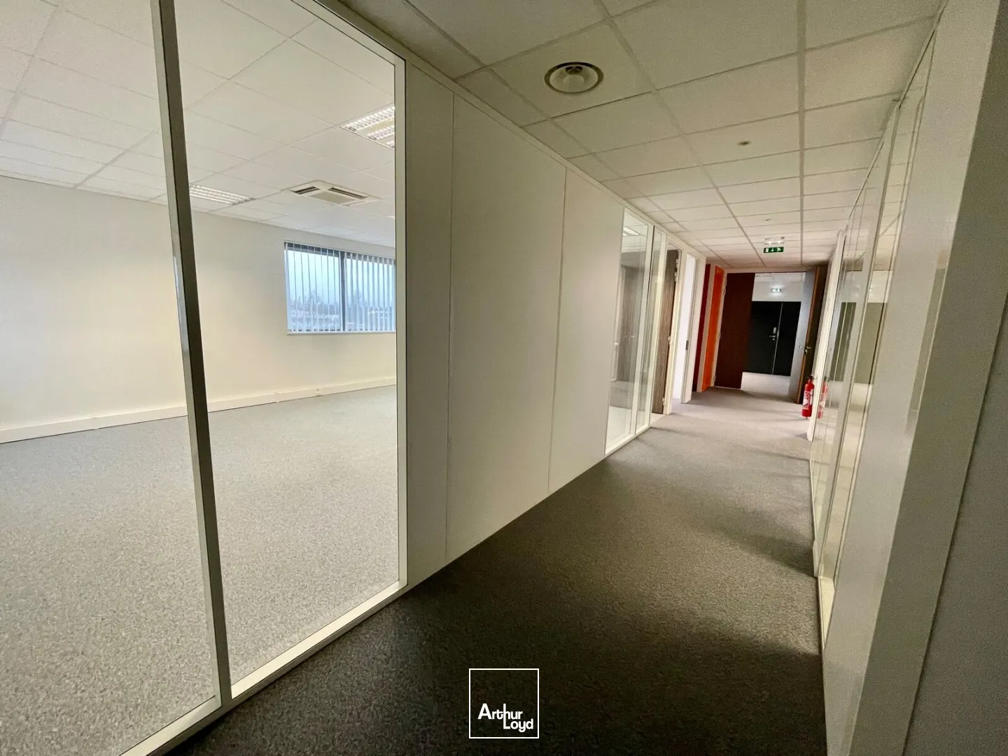 Bureaux - Location - ISNEAUVILLE - 76230 - 142.5-402.5 - 7628565