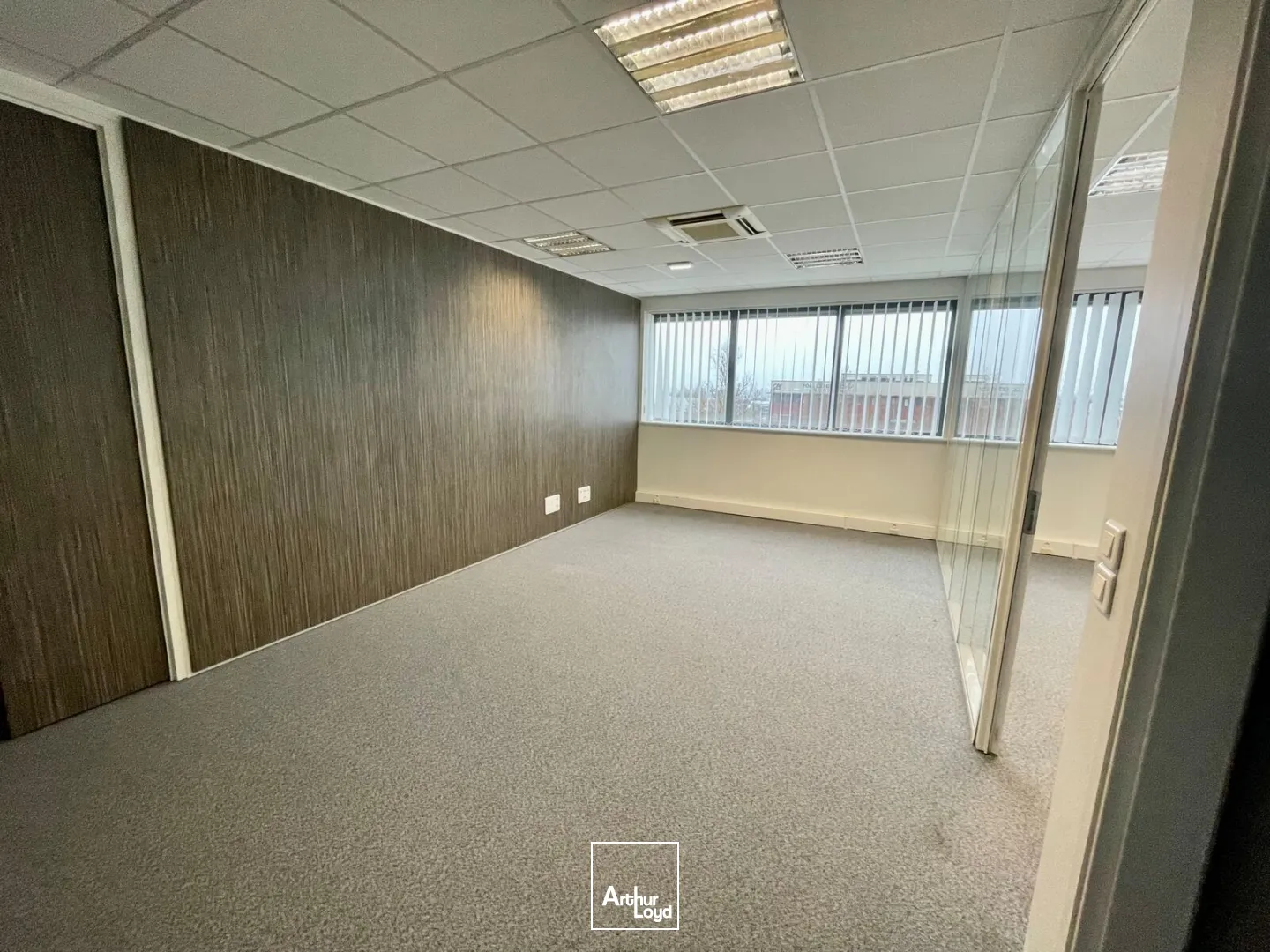 Bureaux - Location - ISNEAUVILLE - 76230 - 142.5-402.5 - 7628573