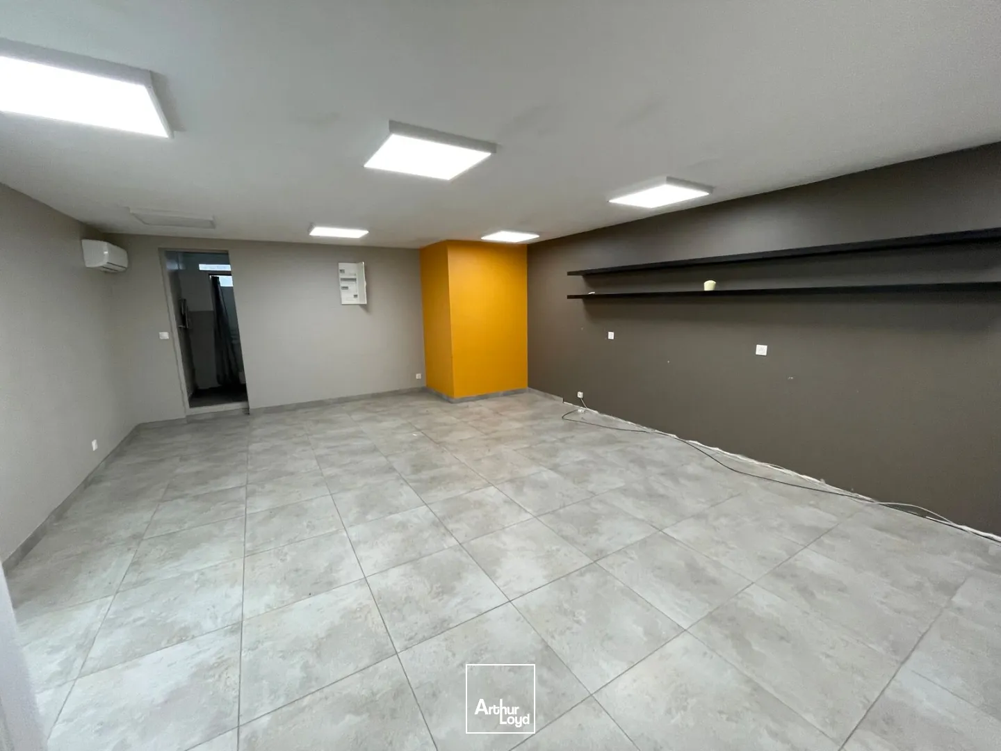 Locaux d'activité & Entrepôts - Location - LE HOULME - 76770 - 245-245 - 7629969