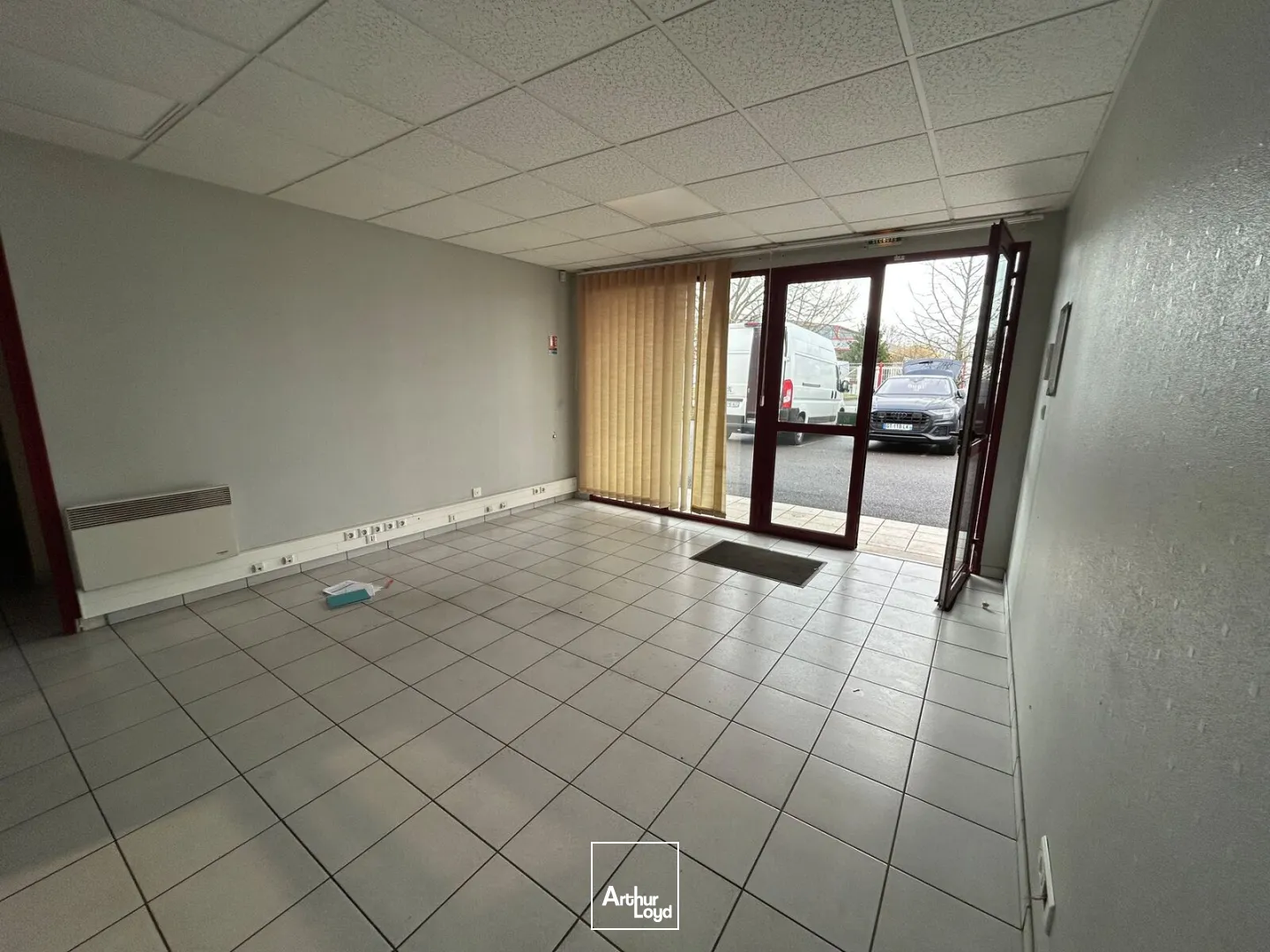 Locaux d'activité & Entrepôts - Location - THOUARE SUR LOIRE - 44470 - 704-704 - 7630149