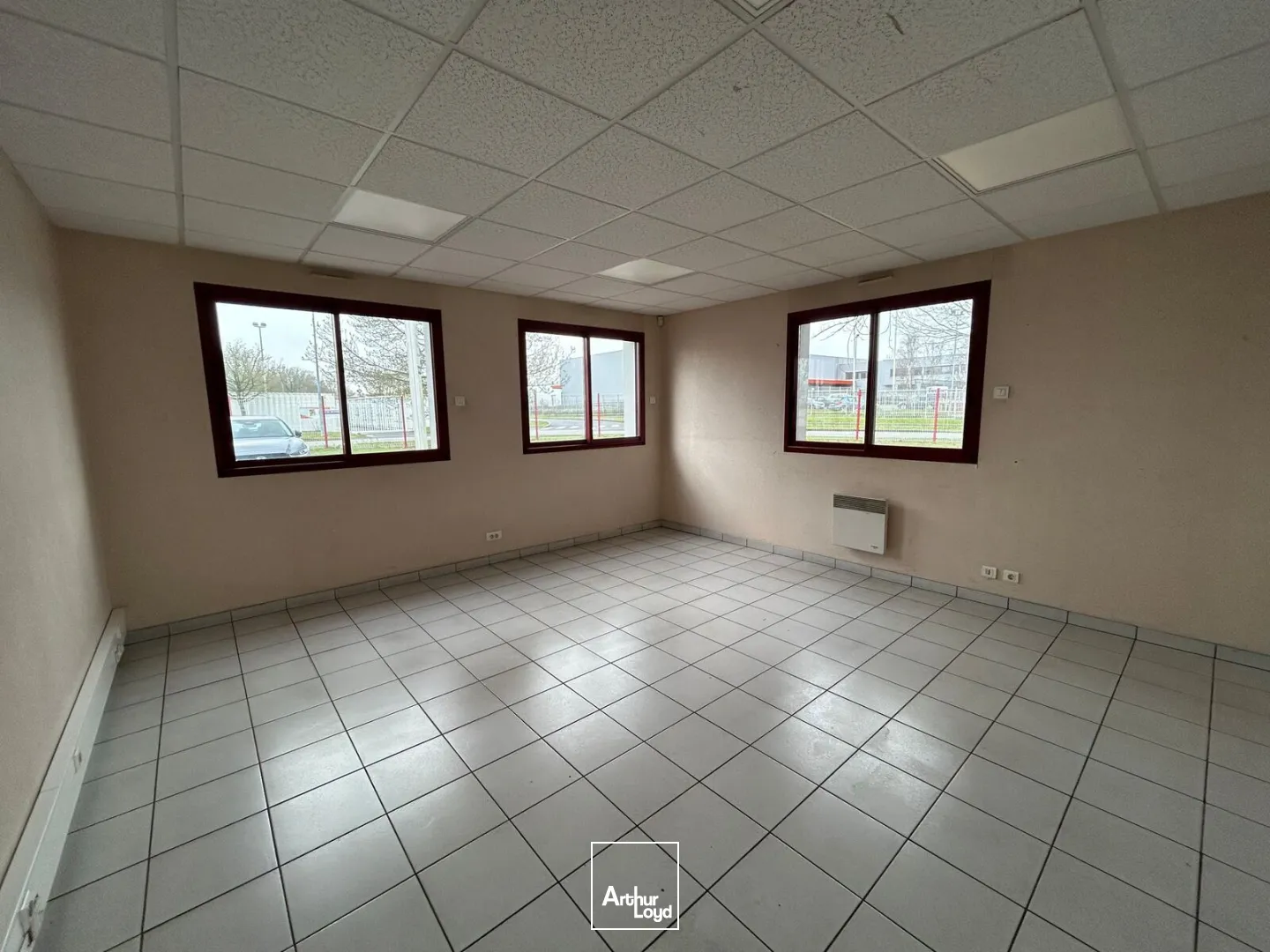 Locaux d'activité & Entrepôts - Location - THOUARE SUR LOIRE - 44470 - 704-704 - 7630150