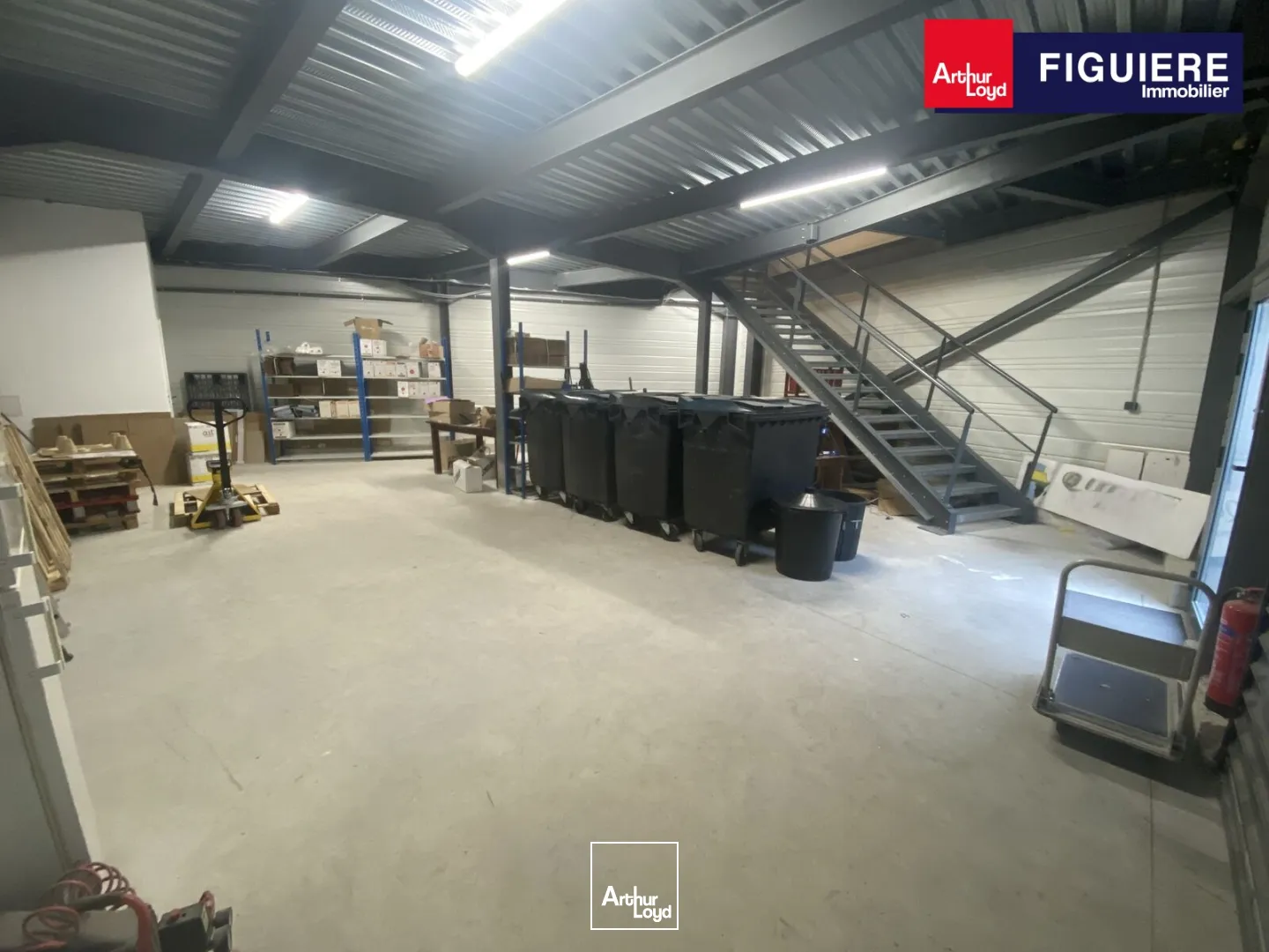 Locaux d'activité & Entrepôts - Location - SALON DE PROVENCE - 13300 - 162-162 - 7633002