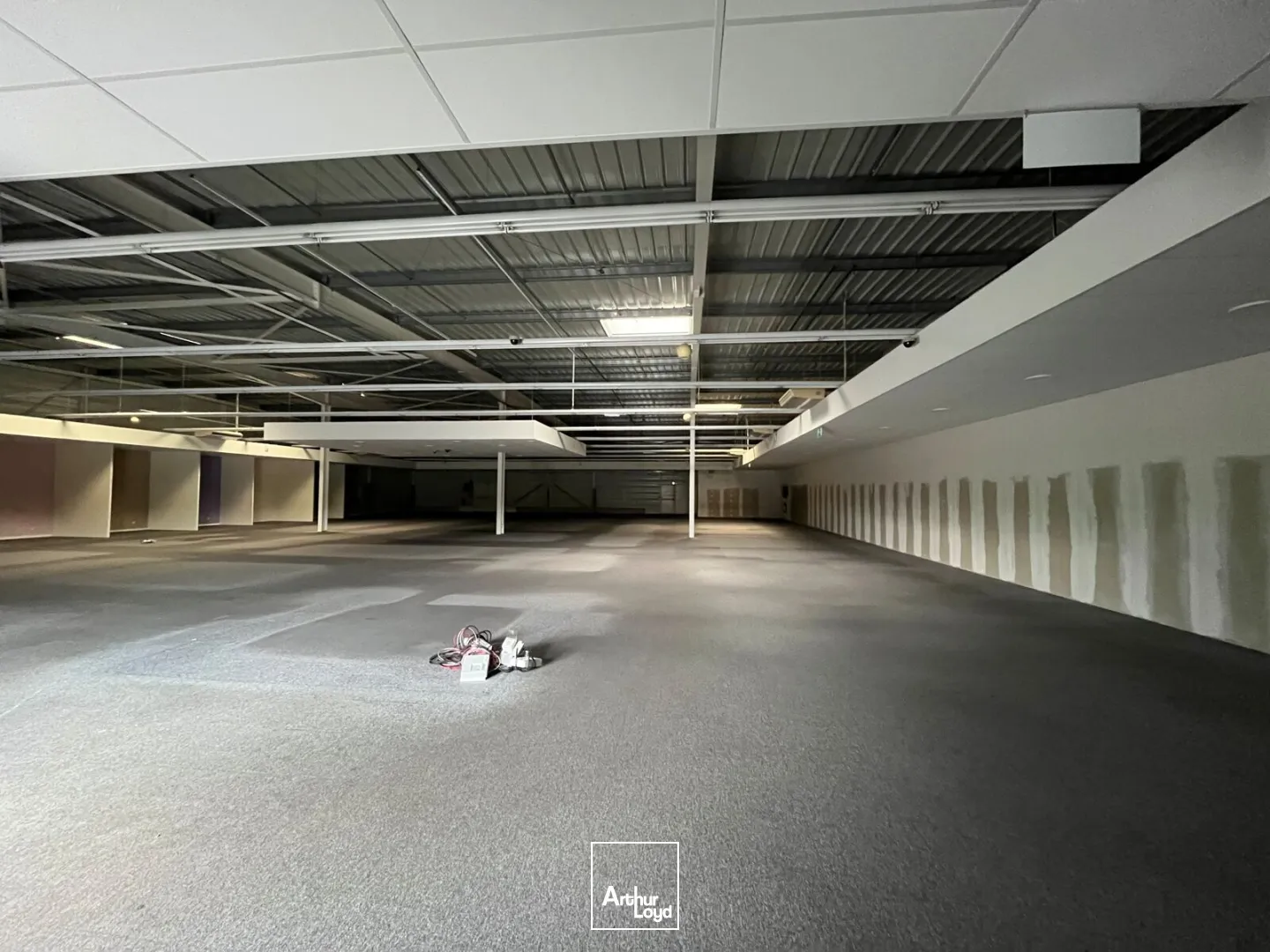 Locaux commerciaux - Location - SAINT MAXIMIN - 60740 - 1142-1142 - 7634820