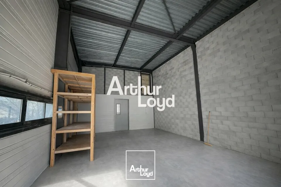 Locaux d'activité & Entrepôts - Location - FRÉJUS - 83600 - 90-90 - 7635207