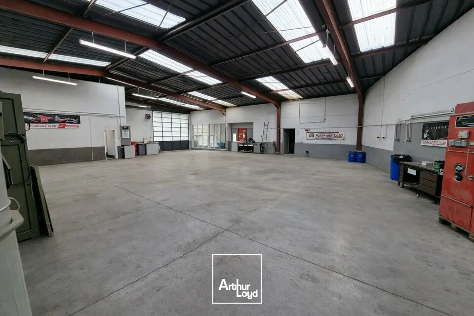 Locaux commerciaux - Vente - SAINT-HILAIRE-LA-PALUD - 79210 - 700-700 - 7635313