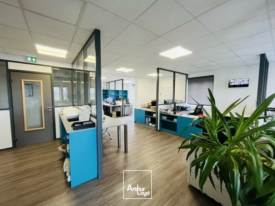 Locaux d'activité & Entrepôts - Location - GONFREVILLE-L'ORCHER - 76700 - 920-920 - 7635384