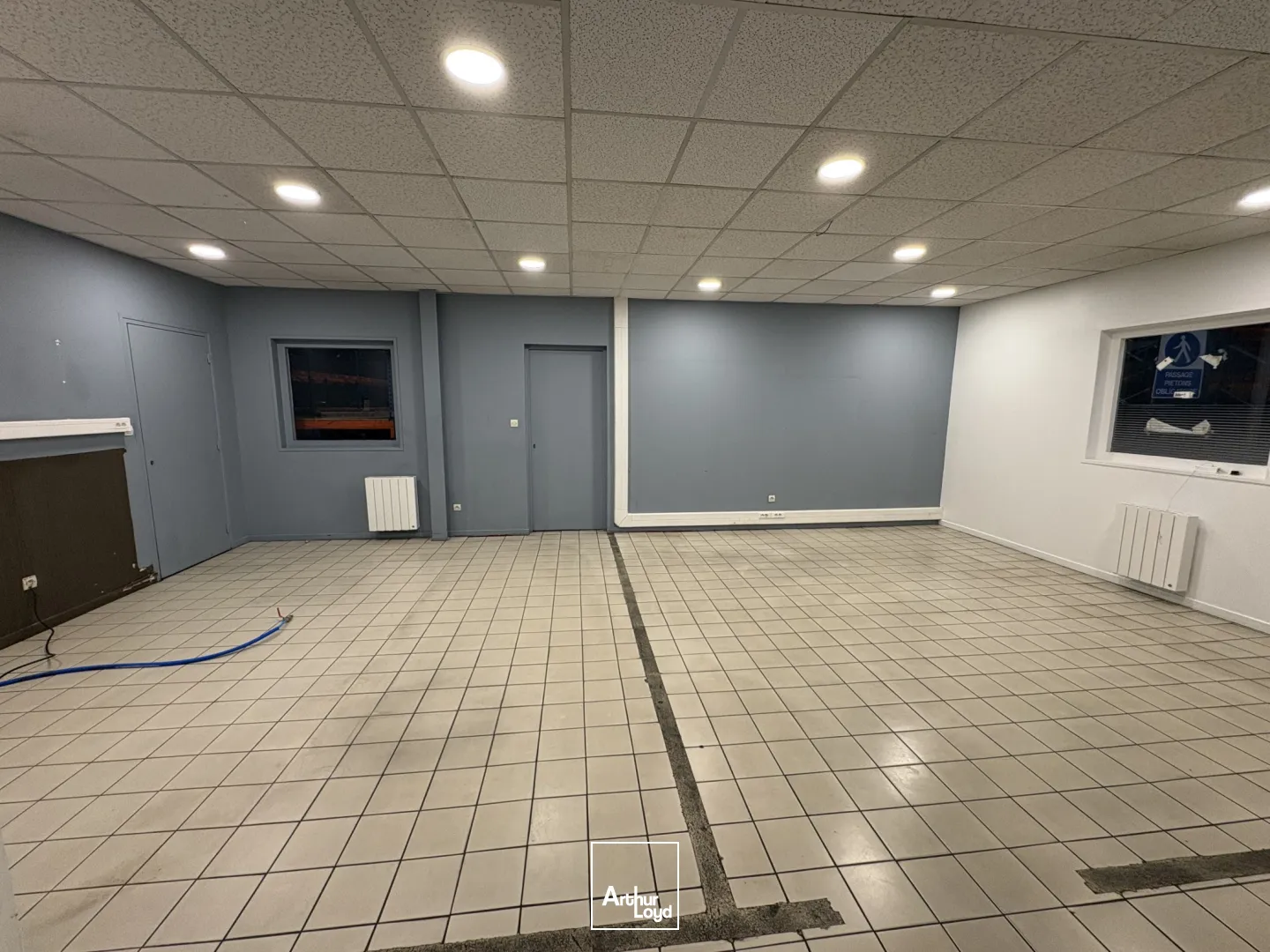 Locaux d'activité & Entrepôts - Location - AGNETZ - 60600 - 326.88-3692.88 - 7635554