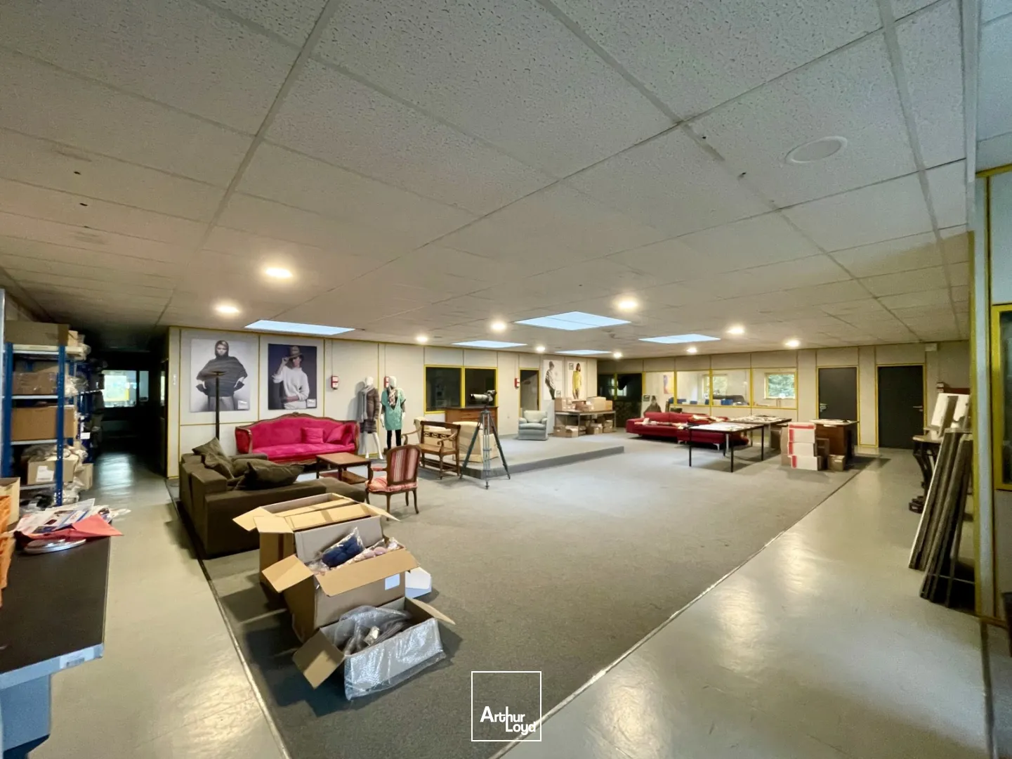 Locaux d'activité & Entrepôts - Vente - NEUVILLE EN FERRAIN - 59960 - 972-972 - 7635696