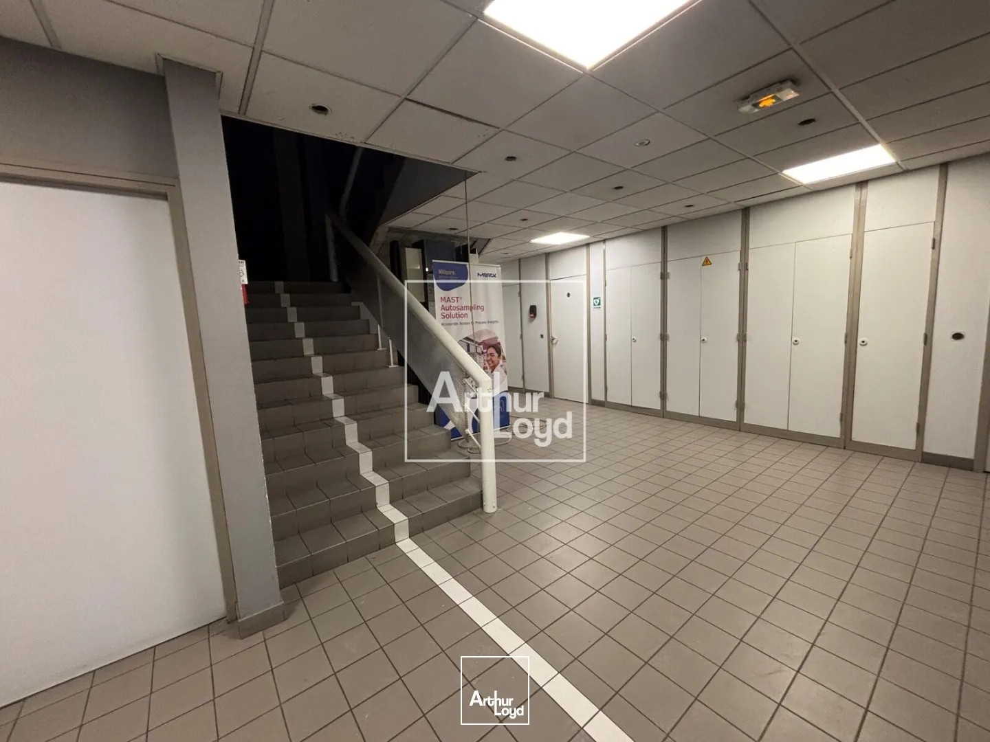 Locaux d'activité & Entrepôts - Location - MEYLAN - 38240 - 113.9-430.8 - 7636245