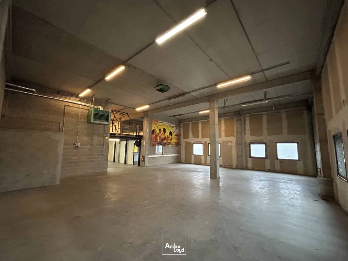 Locaux d'activité & Entrepôts - Location - VILLENEUVE LA GARENNE - 92390 - 432-2907 - 7636641