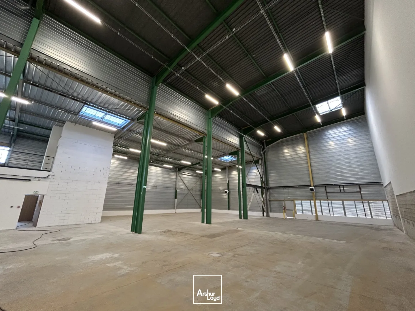 Locaux d'activité & Entrepôts - Location - VILLENEUVE LA GARENNE - 92390 - 969-969 - 7636694