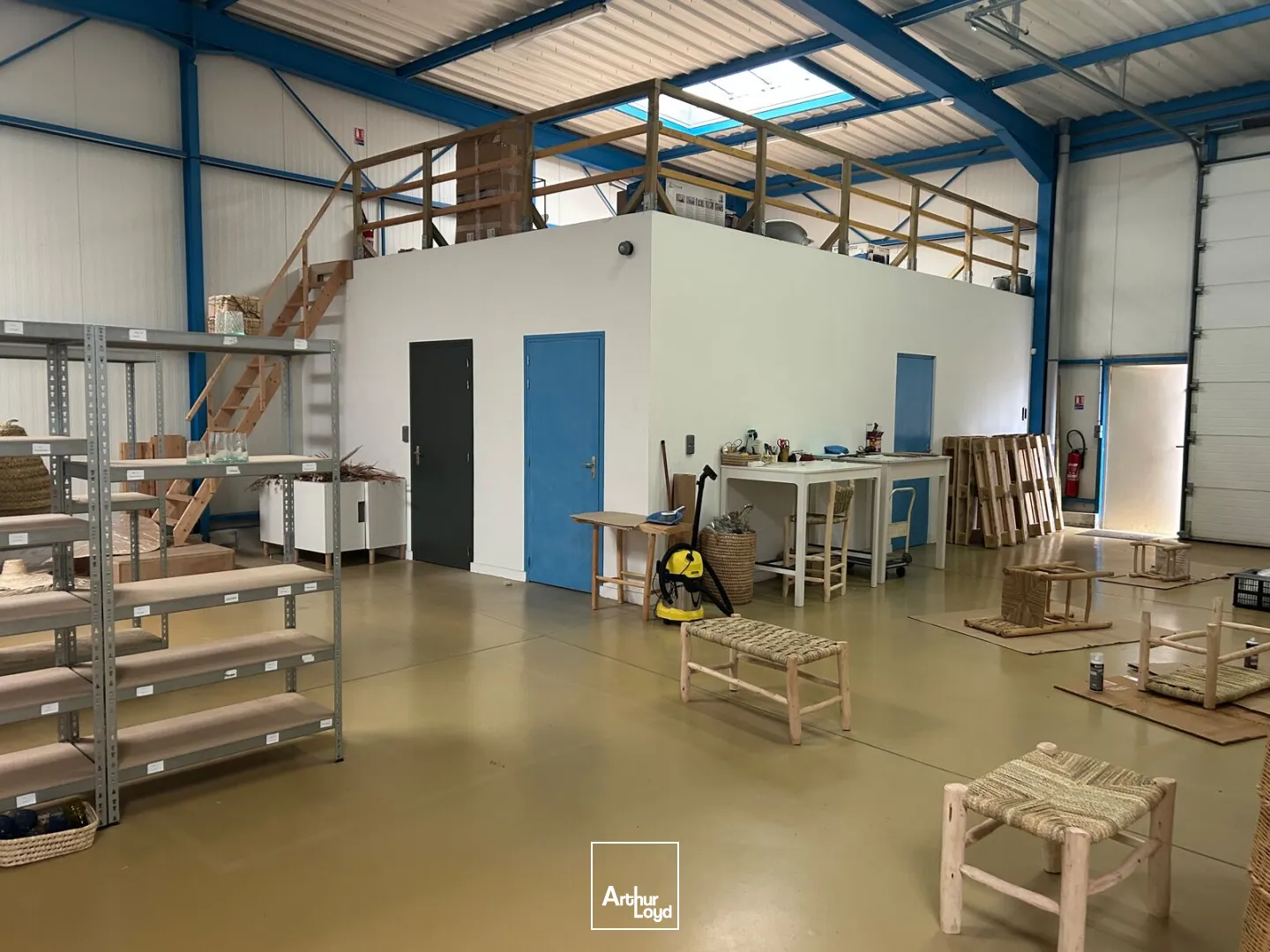 Locaux d'activité & Entrepôts - Location - SAINT PHILBERT DE GRAND LIEU - 44310 - 235-235 - 7636895