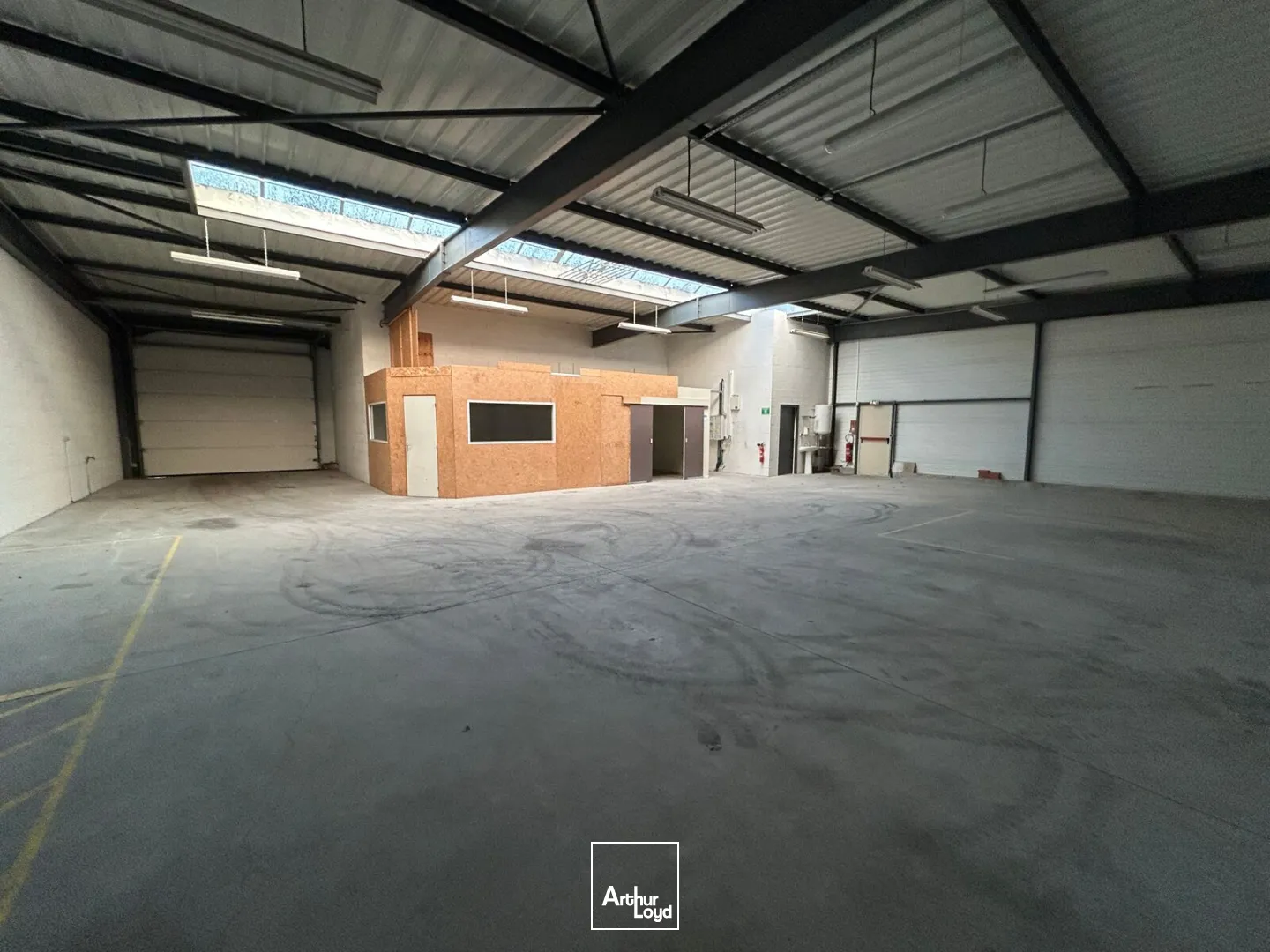 Locaux d'activité & Entrepôts - Vente - SAINT AIGNAN GRANDLIEU - 44860 - 344-344 - 7636966