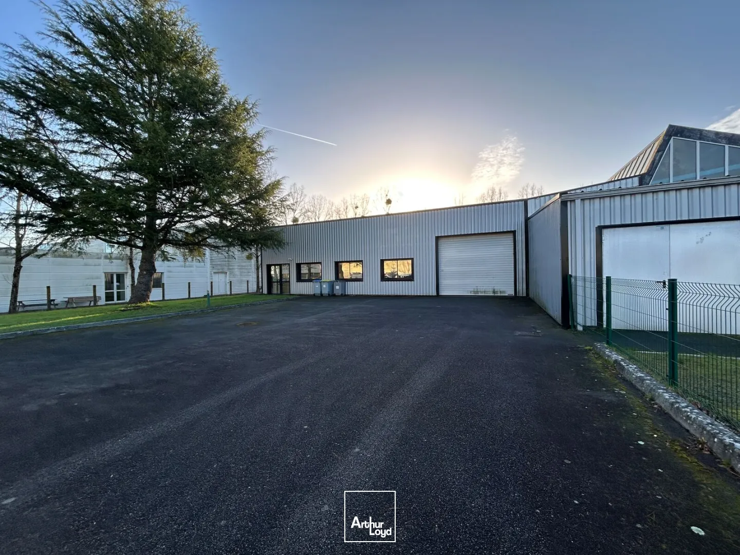 Locaux d'activité & Entrepôts - Vente - SAINT AIGNAN GRANDLIEU - 44860 - 344-344 - 7636974