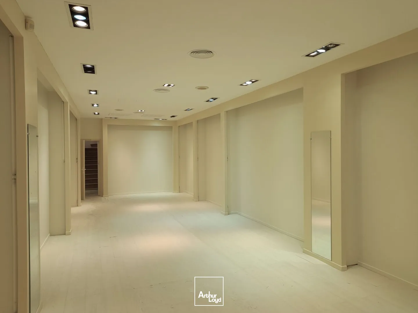 Locaux commerciaux - Location - SAINT QUENTIN - 02100 - 166.2-166.2 - 7637190