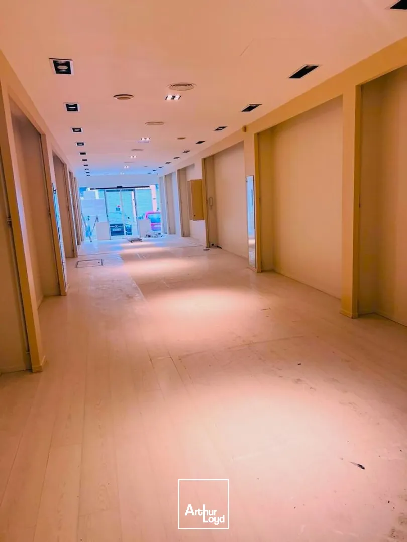 Locaux commerciaux - Location - SAINT QUENTIN - 02100 - 166.2-166.2 - 7637192