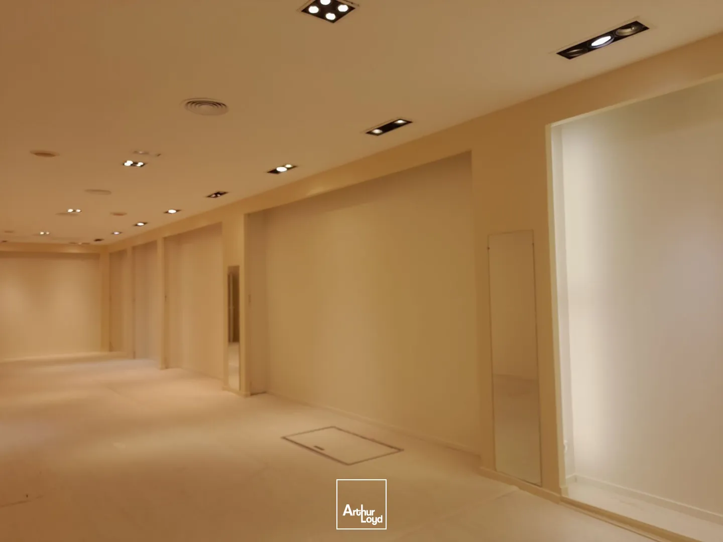 Locaux commerciaux - Location - SAINT QUENTIN - 02100 - 166.2-166.2 - 7637194