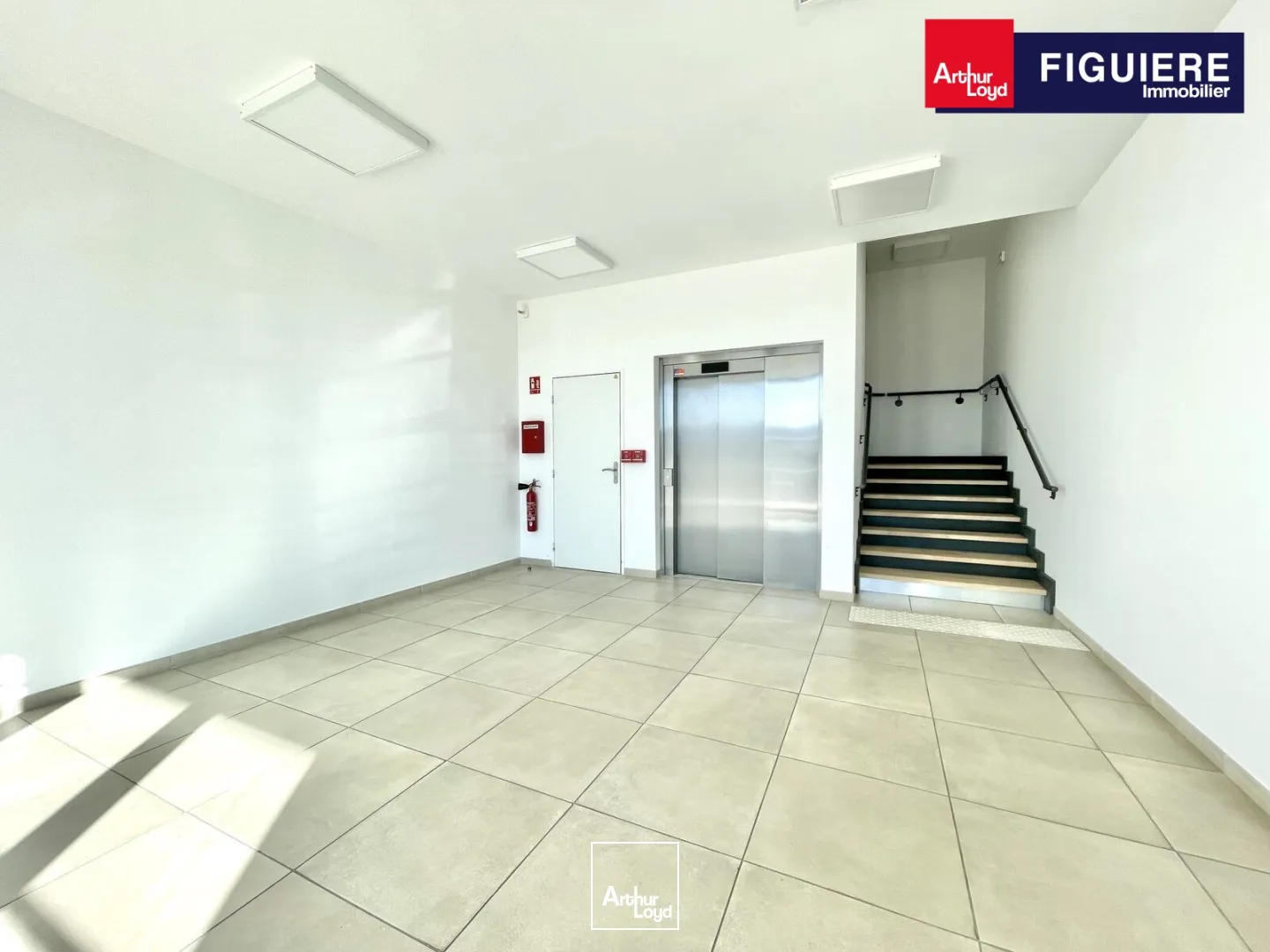 Bureaux - Location - PERTUIS - 84120 - 139.5-812.4 - 7637248