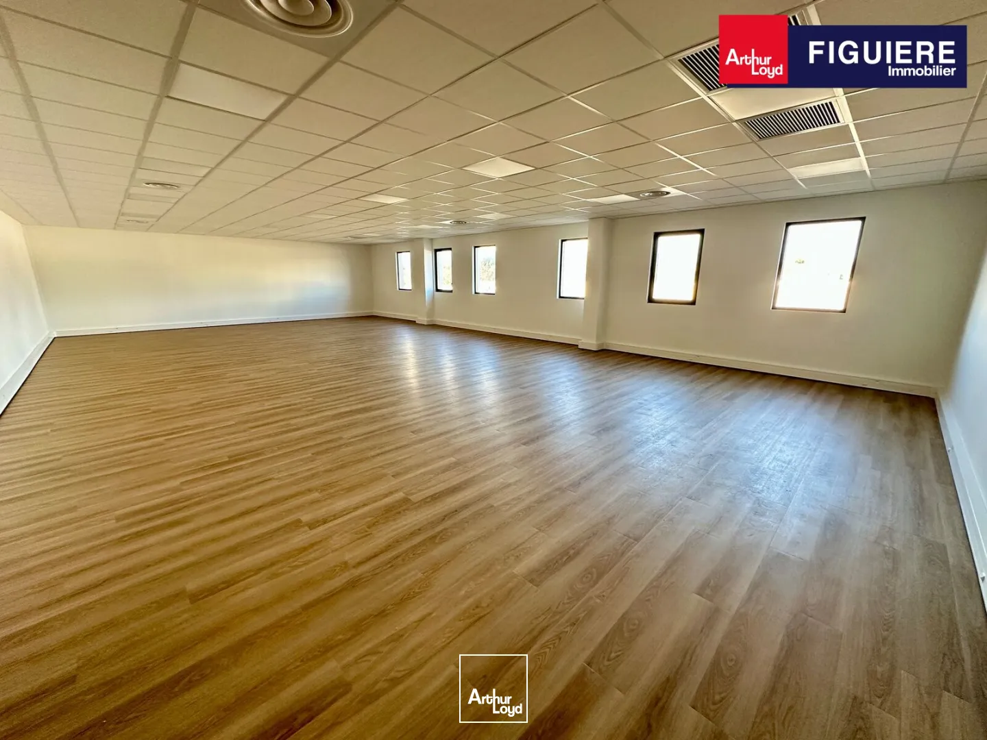 Bureaux - Location - PERTUIS - 84120 - 139.5-812.4 - 7637245